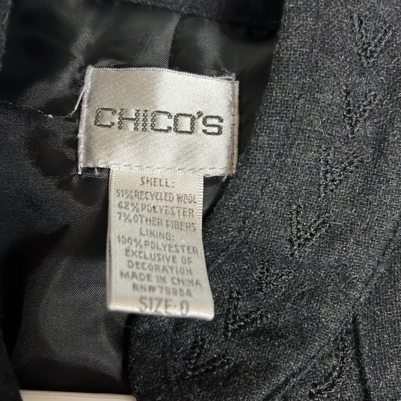 Chicos wool blend cropped jacket.  Size small. Great detailing. Hook/eye close - Picture 2 of 6